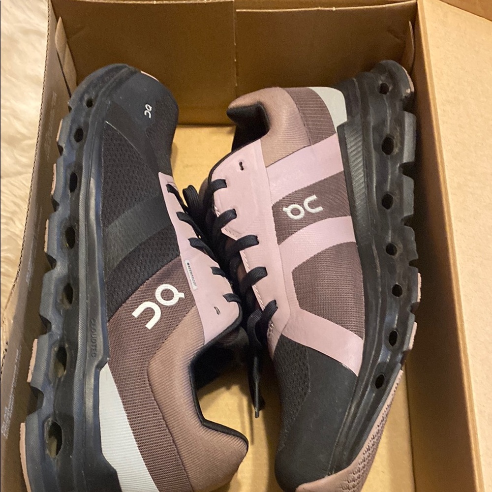 Cloudrunner Waterproof Sneakers in Black and Grape